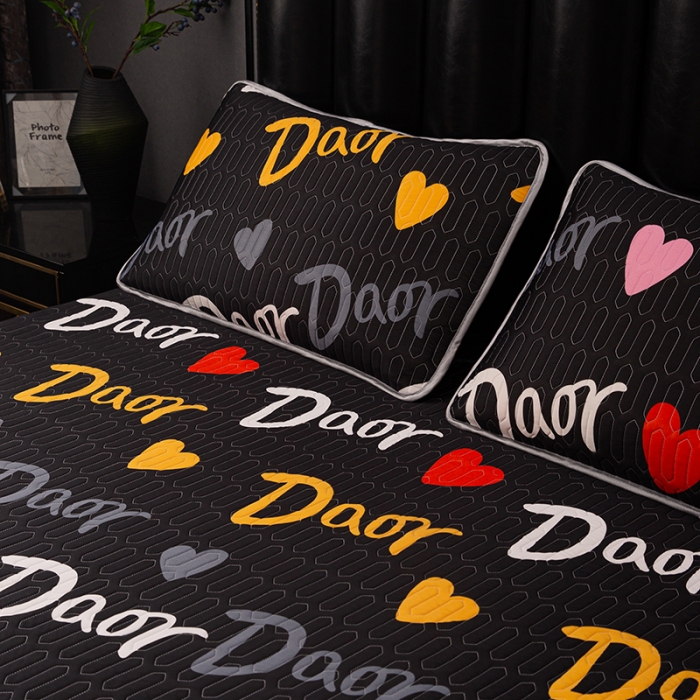 91家纺网 家纺一手货源 找家纺 纽缦家纺 2021新款凉感丝乳胶凉席可拆卸床裙款三件套 可可托海黑