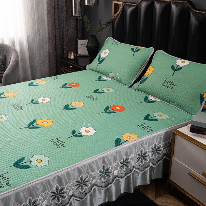 91家纺网 家纺一手货源 找家纺 纽缦家纺 2021新款凉感丝乳胶凉席可拆卸床裙款三件套 绿野仙踪墨绿