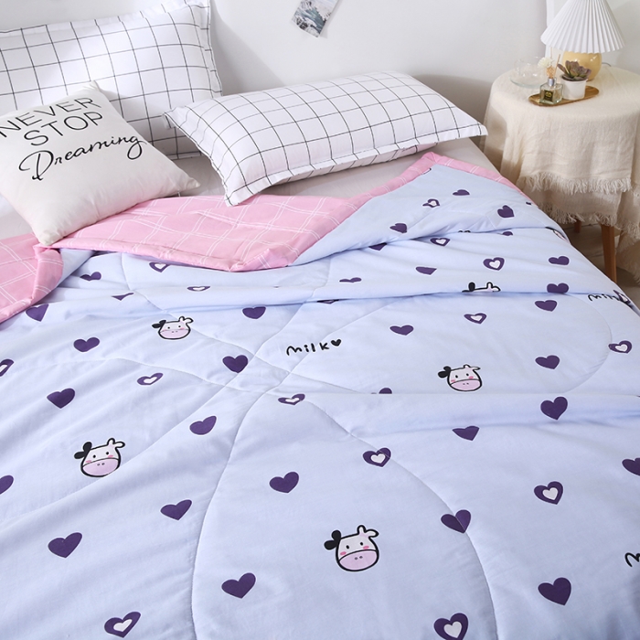 91家纺网 家纺一手货源 找家纺 林希 2022新款全棉大豆纤维夏被 爱心奶牛-蓝