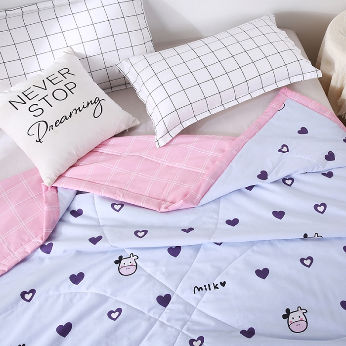 91家纺网 家纺一手货源 找家纺 林希 2022新款全棉大豆纤维夏被 爱心奶牛-蓝