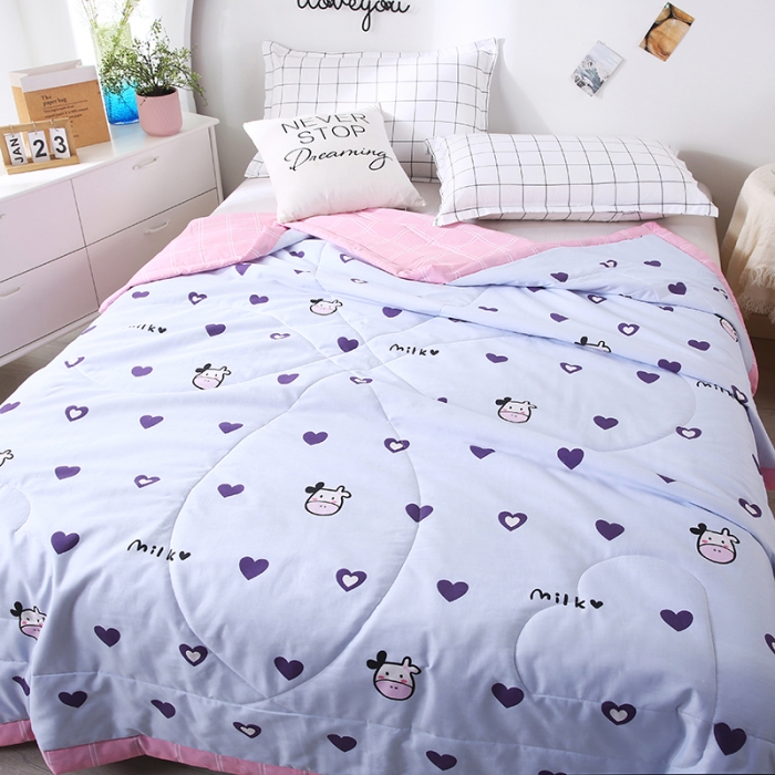 91家纺网 家纺一手货源 找家纺 林希 2022新款全棉大豆纤维夏被 爱心奶牛-蓝