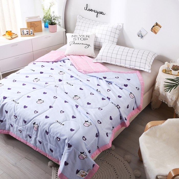 91家纺网 家纺一手货源 找家纺 林希 2022新款全棉大豆纤维夏被 爱心奶牛-蓝