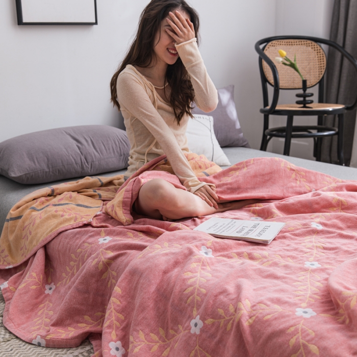 91家纺网 家纺一手货源 找家纺 朴尔 2021新款主推三层水洗棉纱布毛巾被花之恋-粉黄