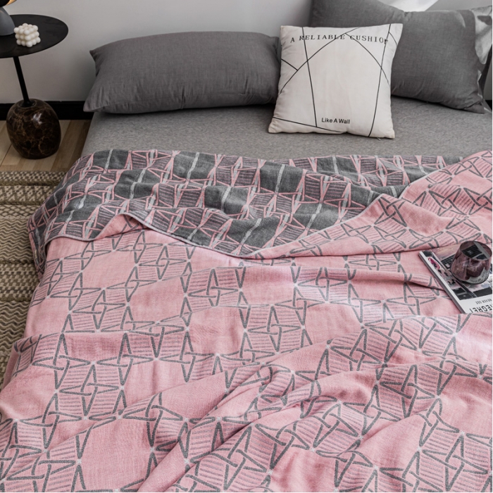 91家纺网 家纺一手货源 找家纺 朴尔 2021新款主推三层水洗棉纱布毛巾被三体秘境-粉灰