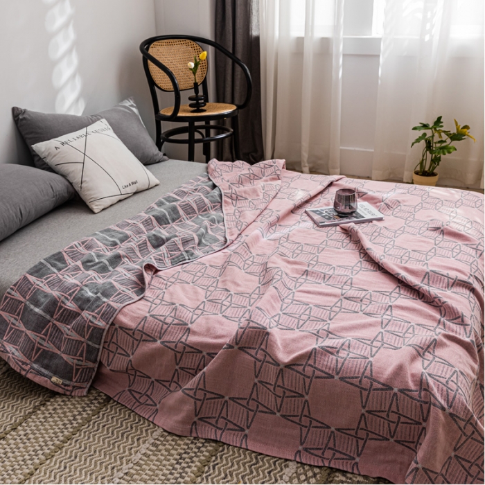 91家纺网 家纺一手货源 找家纺 朴尔 2021新款主推三层水洗棉纱布毛巾被三体秘境-粉灰