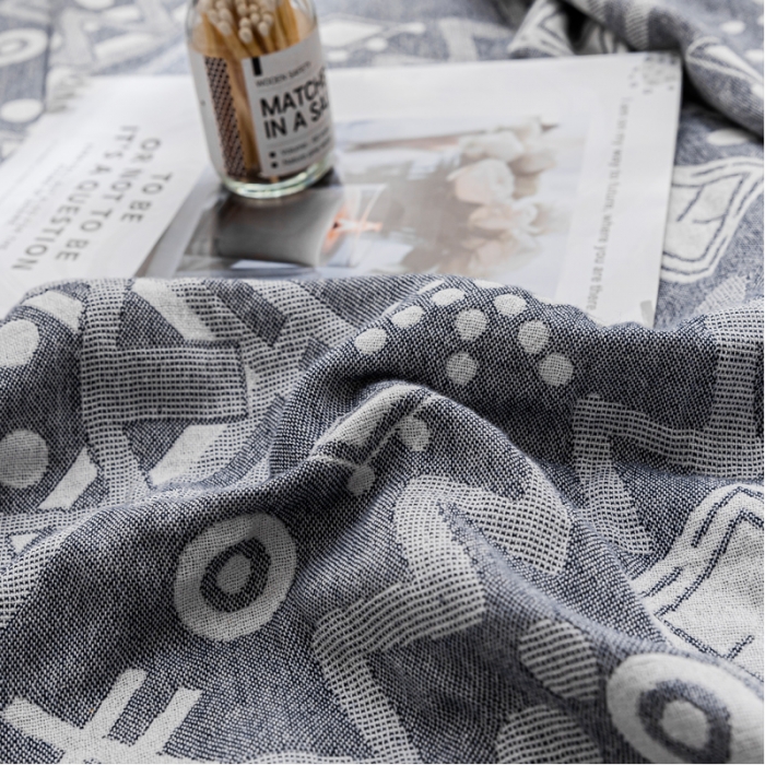 91家纺网 家纺一手货源 找家纺 朴尔 2021新款主推三层水洗棉纱布毛巾被远古图腾-灰