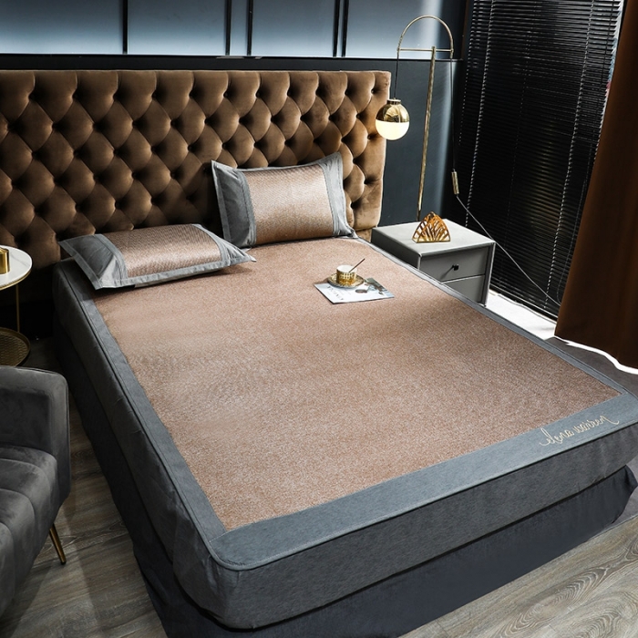 91家纺网 家纺一手货源 找家纺 绒艺席业 2021新款加密冰藤英文绣花床单床笠款 咖色