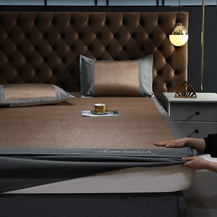 91家纺网 家纺一手货源 找家纺 绒艺席业 2021新款加密冰藤英文绣花床单床笠款 咖色