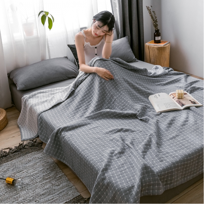 91家纺网 家纺一手货源 找家纺 朴尔 2021爆款三层水洗棉全棉纱布毛巾被 丁格-灰