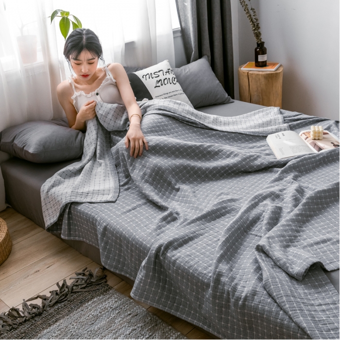 91家纺网 家纺一手货源 找家纺 朴尔 2021爆款三层水洗棉全棉纱布毛巾被 丁格-灰