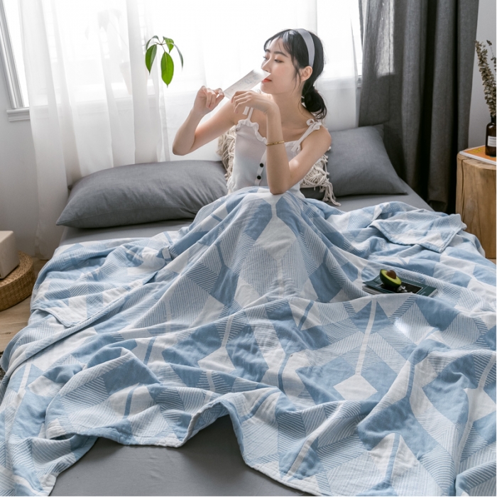 91家纺网 家纺一手货源 找家纺 朴尔 2021爆款三层水洗棉全棉纱布毛巾被 几何体-冰蓝