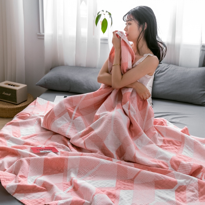 91家纺网 家纺一手货源 找家纺 朴尔 2021爆款三层水洗棉全棉纱布毛巾被 几何体-粉