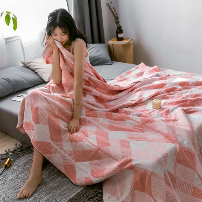 91家纺网 家纺一手货源 找家纺 朴尔 2021爆款三层水洗棉全棉纱布毛巾被 几何体-粉