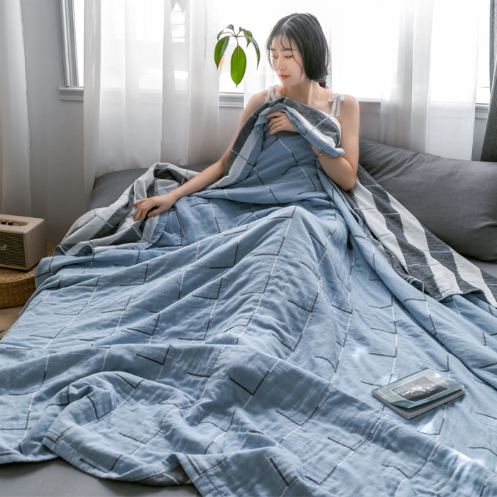 91家纺网 家纺一手货源 找家纺 朴尔 2021爆款三层水洗棉全棉纱布毛巾被 简约线条-冰蓝