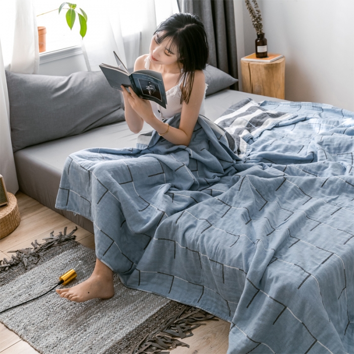 91家纺网 家纺一手货源 找家纺 朴尔 2021爆款三层水洗棉全棉纱布毛巾被 简约线条-冰蓝
