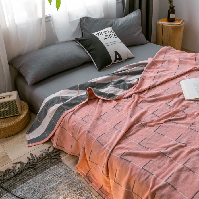 91家纺网 家纺一手货源 找家纺 朴尔 2021爆款三层水洗棉全棉纱布毛巾被 简约线条-粉