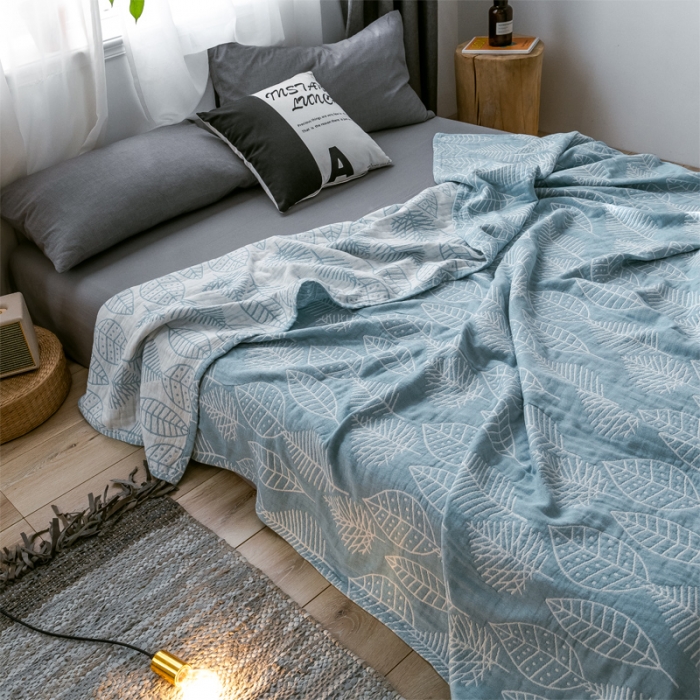 91家纺网 家纺一手货源 找家纺 朴尔 2021爆款三层水洗棉全棉纱布毛巾被 日式落叶-冰蓝