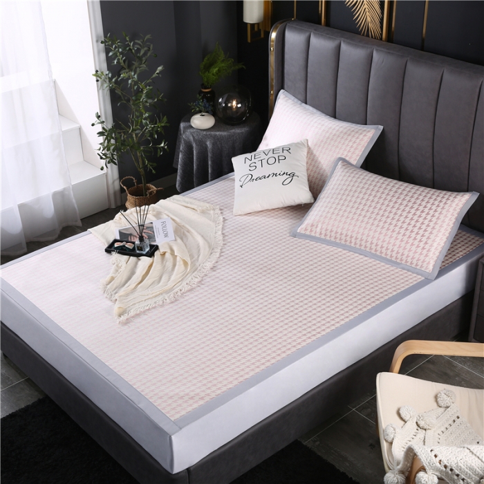 91家纺网 家纺一手货源 找家纺 青竹苑 2021新款600D三明治千鸟格冰丝凉席 千鸟格-粉