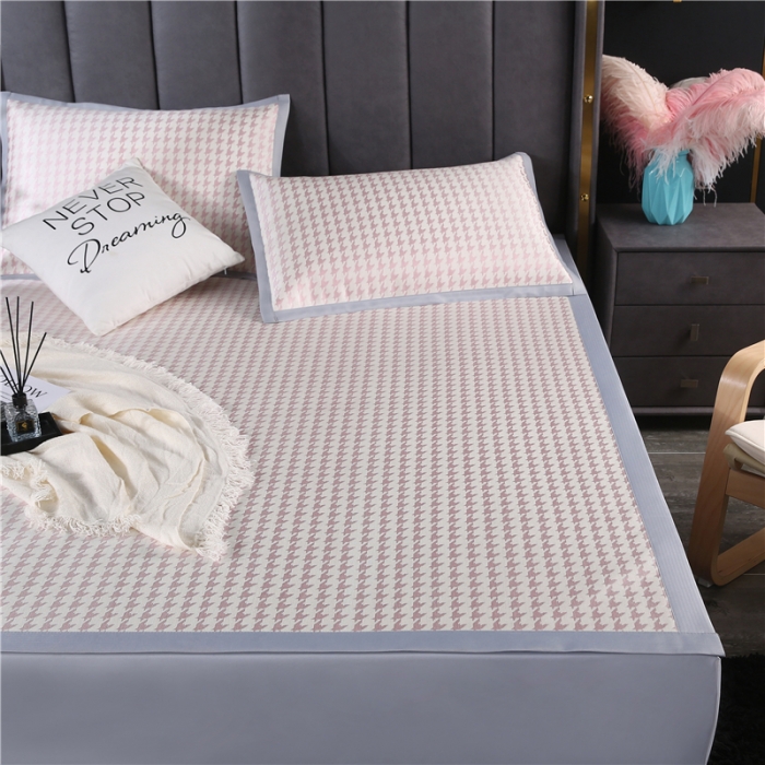 91家纺网 家纺一手货源 找家纺 青竹苑 2021新款600D三明治千鸟格冰丝凉席 千鸟格-粉