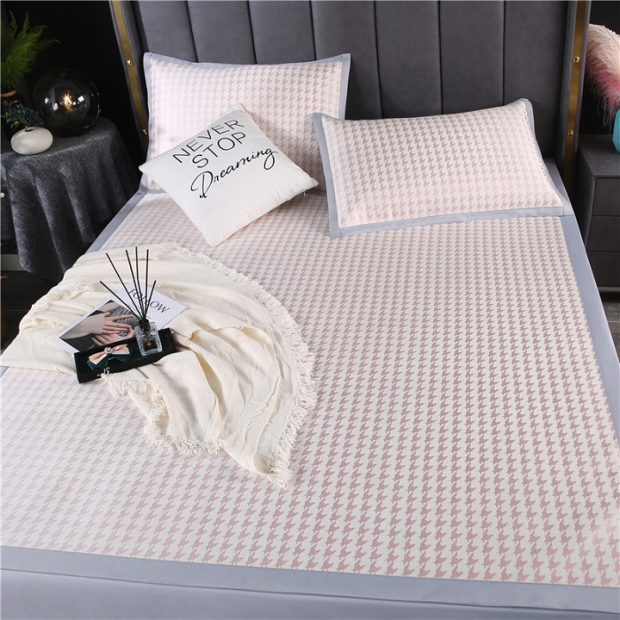 91家纺网 家纺一手货源 找家纺 青竹苑 2021新款600D三明治千鸟格冰丝凉席 千鸟格-粉