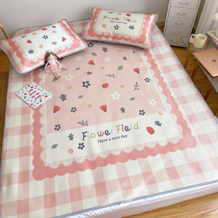 91家纺网 家纺一手货源 找家纺 川悦生活 直播供货2021新款小清新大版冰丝席卡通凉席三件套花花世界