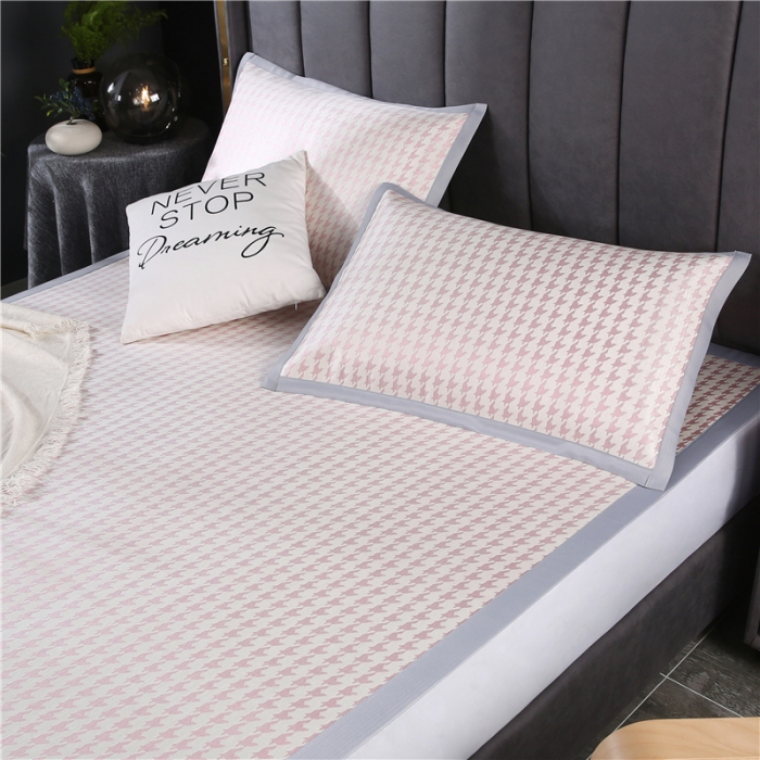 91家纺网 家纺一手货源 找家纺 青竹苑 2021新款600D三明治千鸟格冰丝凉席 千鸟格-粉