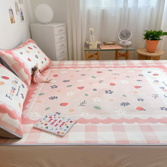 91家纺网 家纺一手货源 找家纺 川悦生活 直播供货2021新款小清新大版冰丝席卡通凉席三件套花花世界