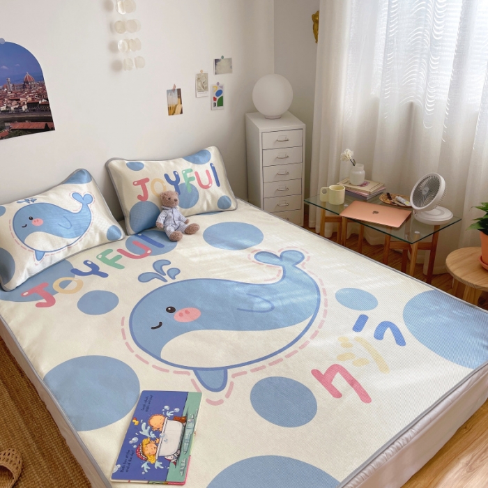 91家纺网 家纺一手货源 找家纺 川悦生活 直播供货2021新款小清新大版冰丝席卡通凉席三件套快乐鲸鱼