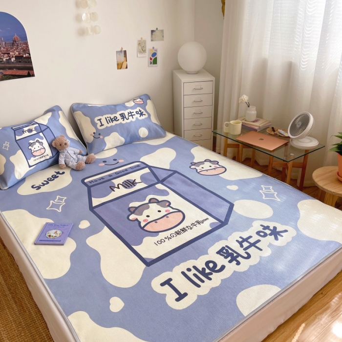 91家纺网 家纺一手货源 找家纺 川悦生活 直播供货2021新款小清新大版冰丝席卡通凉席三件套美味牛乳