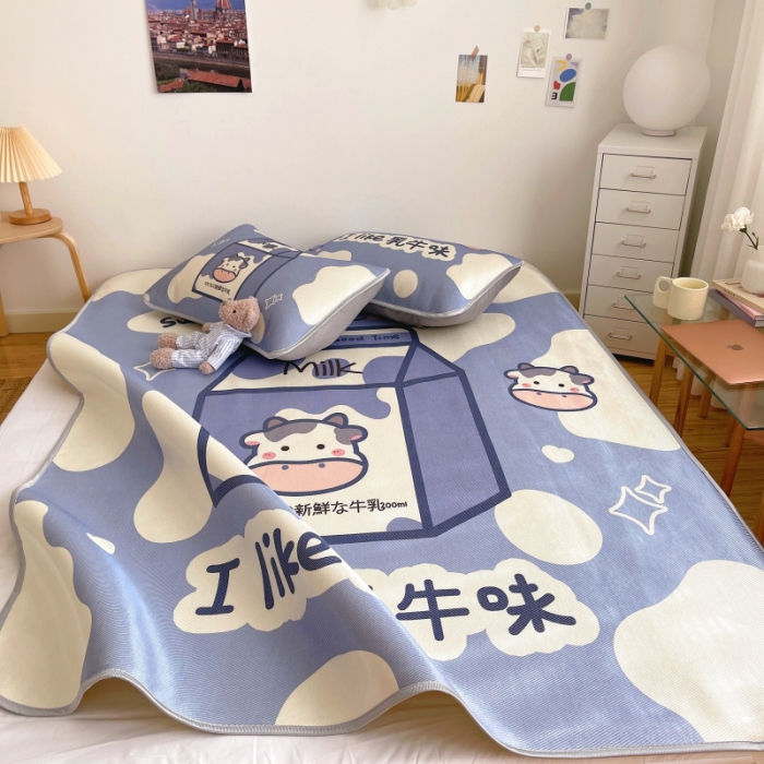 91家纺网 家纺一手货源 找家纺 川悦生活 直播供货2021新款小清新大版冰丝席卡通凉席三件套美味牛乳