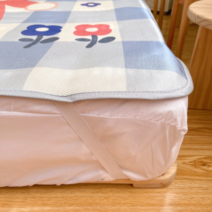 91家纺网 家纺一手货源 找家纺 川悦生活 直播供货2021新款小清新大版冰丝席卡通凉席三件套小熊女孩