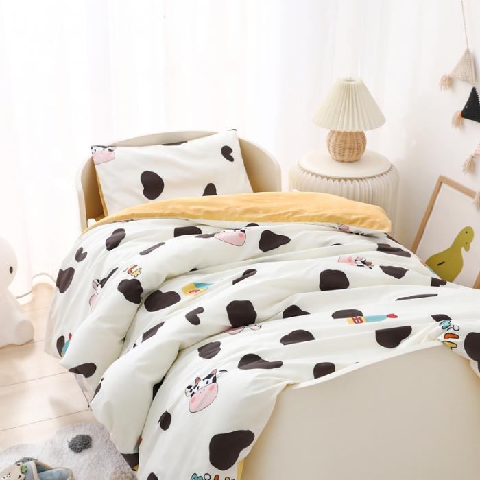 91家纺网 家纺一手货源 找家纺 鱼宝 2021新款60贡缎长绒棉婴童多件套 奶牛小屋