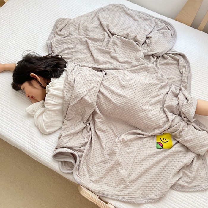 91家纺网 家纺一手货源 找家纺 （总）星期八 2021新款华夫格笑脸毯儿童毯空调毯