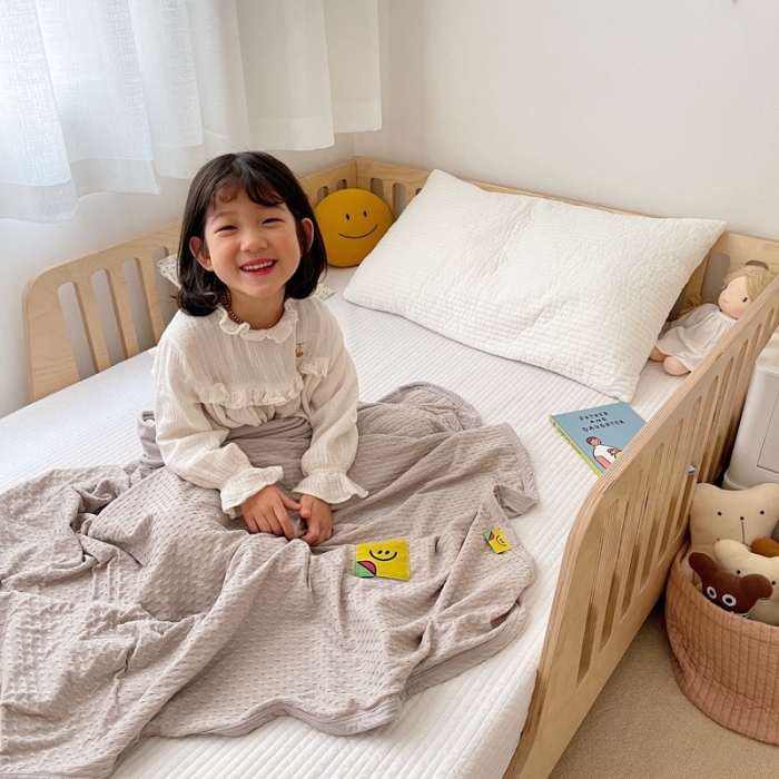 91家纺网 家纺一手货源 找家纺 （总）星期八 2021新款华夫格笑脸毯儿童毯空调毯