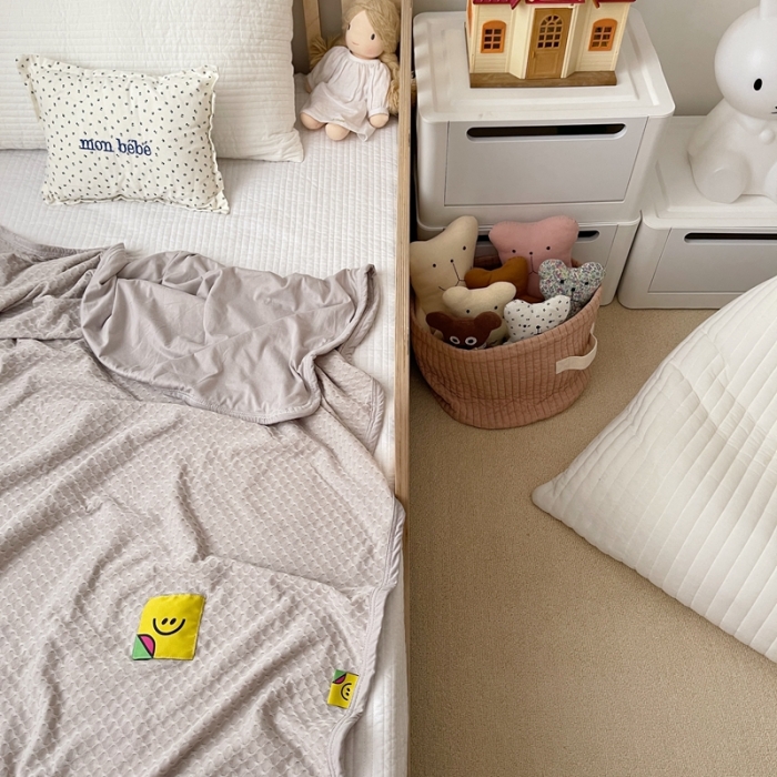 91家纺网 家纺一手货源 找家纺 （总）星期八 2021新款华夫格笑脸毯儿童毯空调毯