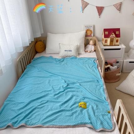 91家纺网 家纺一手货源 找家纺 星期八 2021新款华夫格笑脸毯儿童毯空调毯天蓝