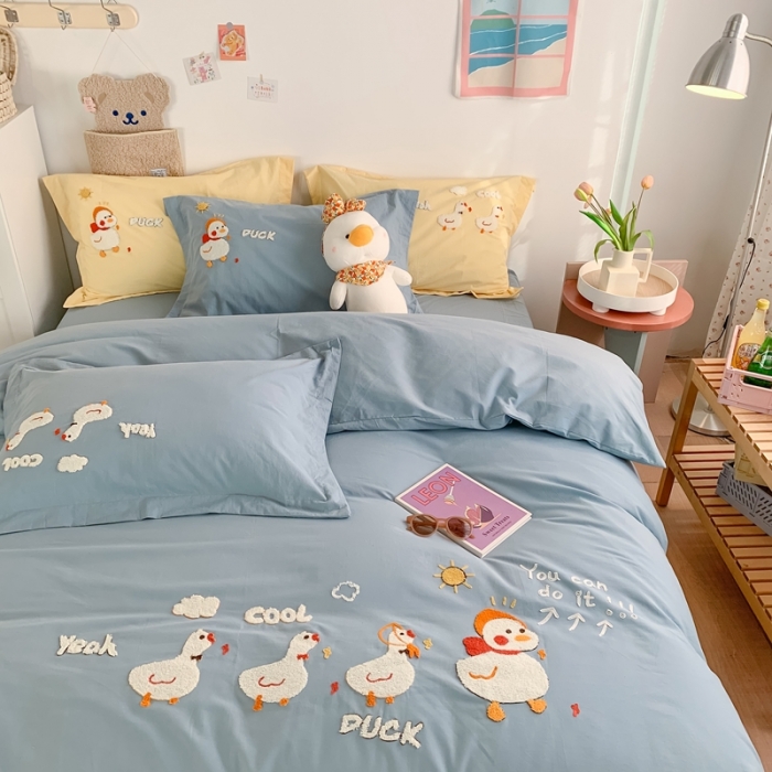 91家纺网 家纺一手货源 找家纺 蜜柚2021全棉水洗棉卡通毛巾绣小清新床单四件套 可爱鸭蓝