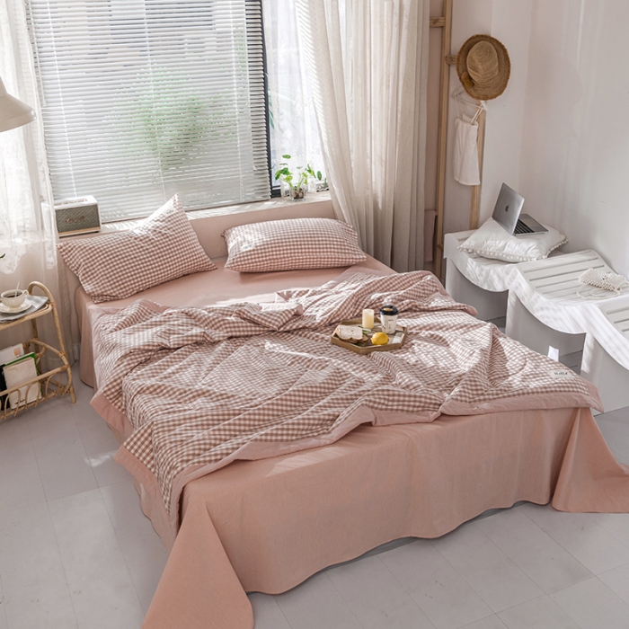 91家纺网 家纺一手货源 找家纺 久典 新款全棉色织水洗棉大豆被夏被四件套 粉小格