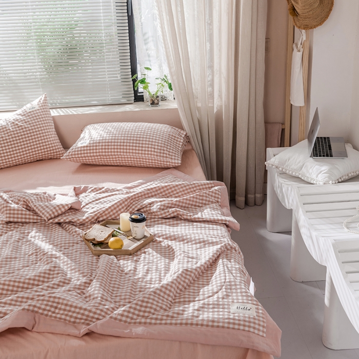 91家纺网 家纺一手货源 找家纺 久典 新款全棉色织水洗棉大豆被夏被四件套 粉小格