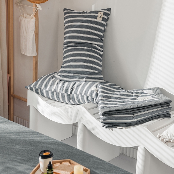 91家纺网 家纺一手货源 找家纺 久典 新款全棉色织水洗棉大豆被夏被四件套 灰粗条