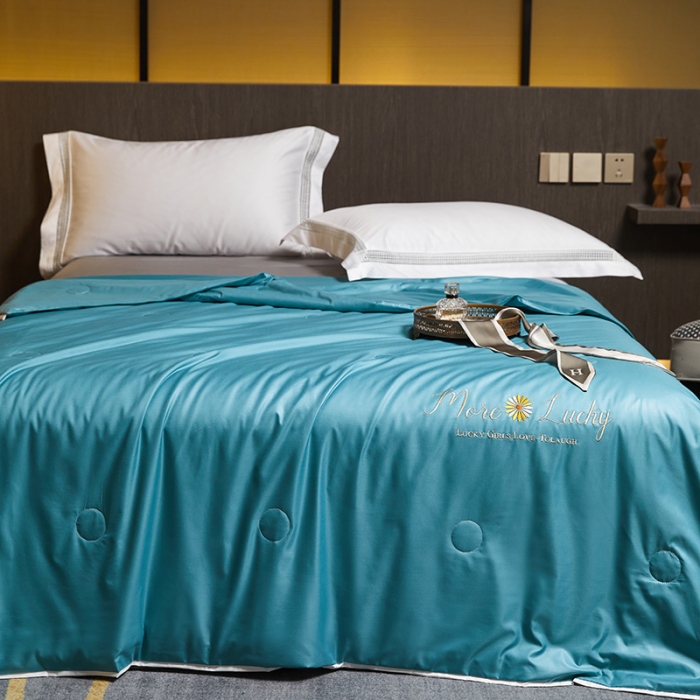 91家纺网 家纺一手货源 找家纺 凡客 2021春夏新款水洗真丝夏被 孔雀绿