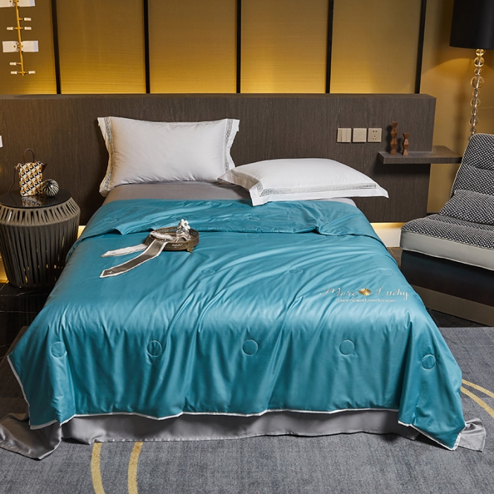 91家纺网 家纺一手货源 找家纺 凡客 2021春夏新款水洗真丝夏被 孔雀绿