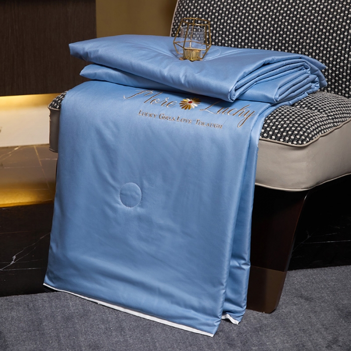 91家纺网 家纺一手货源 找家纺 凡客 2021春夏新款水洗真丝夏被 伯爵蓝