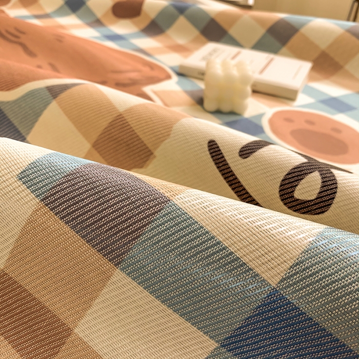 91家纺网 家纺一手货源 找家纺 慕尚家纺2022新款全面升级宽边大版数码冰丝席凉席 格子小熊