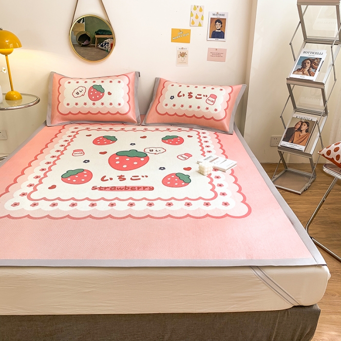 91家纺网 家纺一手货源 找家纺 慕尚家纺2022新款全面升级宽边大版数码冰丝席凉席 甜甜草莓