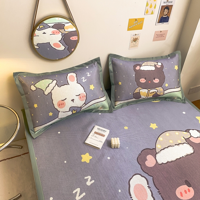 91家纺网 家纺一手货源 找家纺 慕尚家纺2022新款全面升级宽边大版数码冰丝席凉席 晚安熊兔