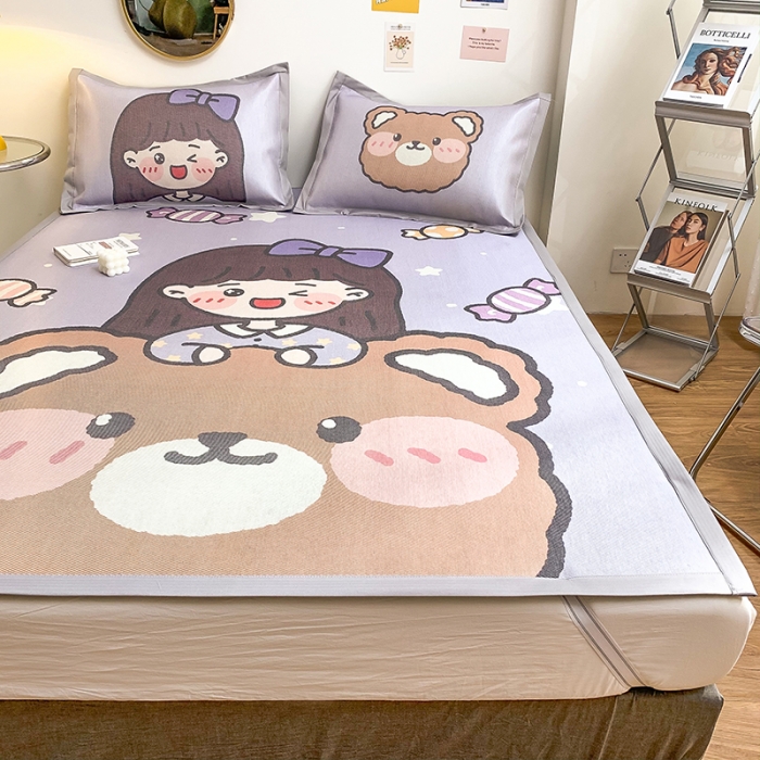 91家纺网 家纺一手货源 找家纺 慕尚家纺2022新款全面升级宽边大版数码冰丝席凉席 小熊少女