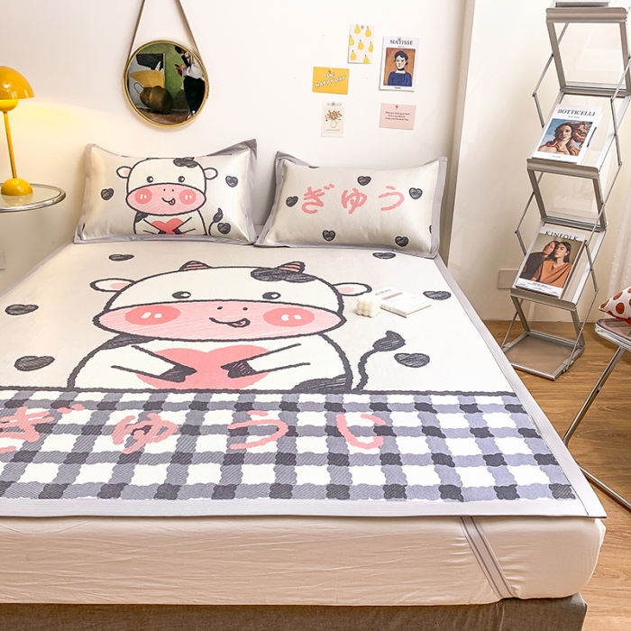 91家纺网 家纺一手货源 找家纺 慕尚家纺2025新款全棉升级宽边大版数码冰丝席凉席 顽皮小牛