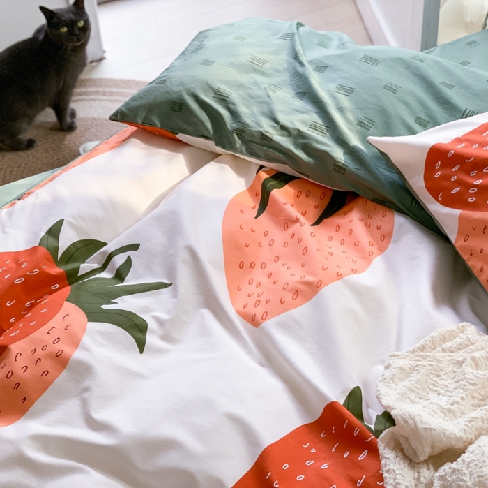 91家纺网 家纺一手货源 找家纺 时年家纺 2021新款13372全棉小可爱四件套 草莓仙子