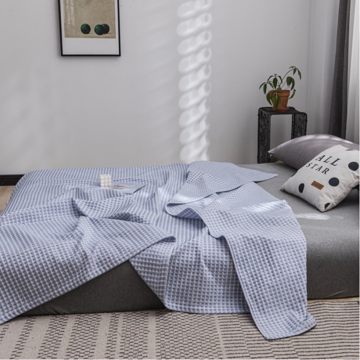 91家纺网 家纺一手货源 找家纺 朴尔 2021新款华夫格全棉纱布线毯毛巾被 蓝色